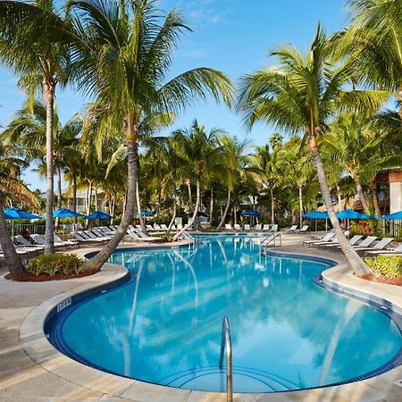 Cheeca Lodge & Spa Исламорада Екстериор снимка Pool at Atlantis Paradise Island