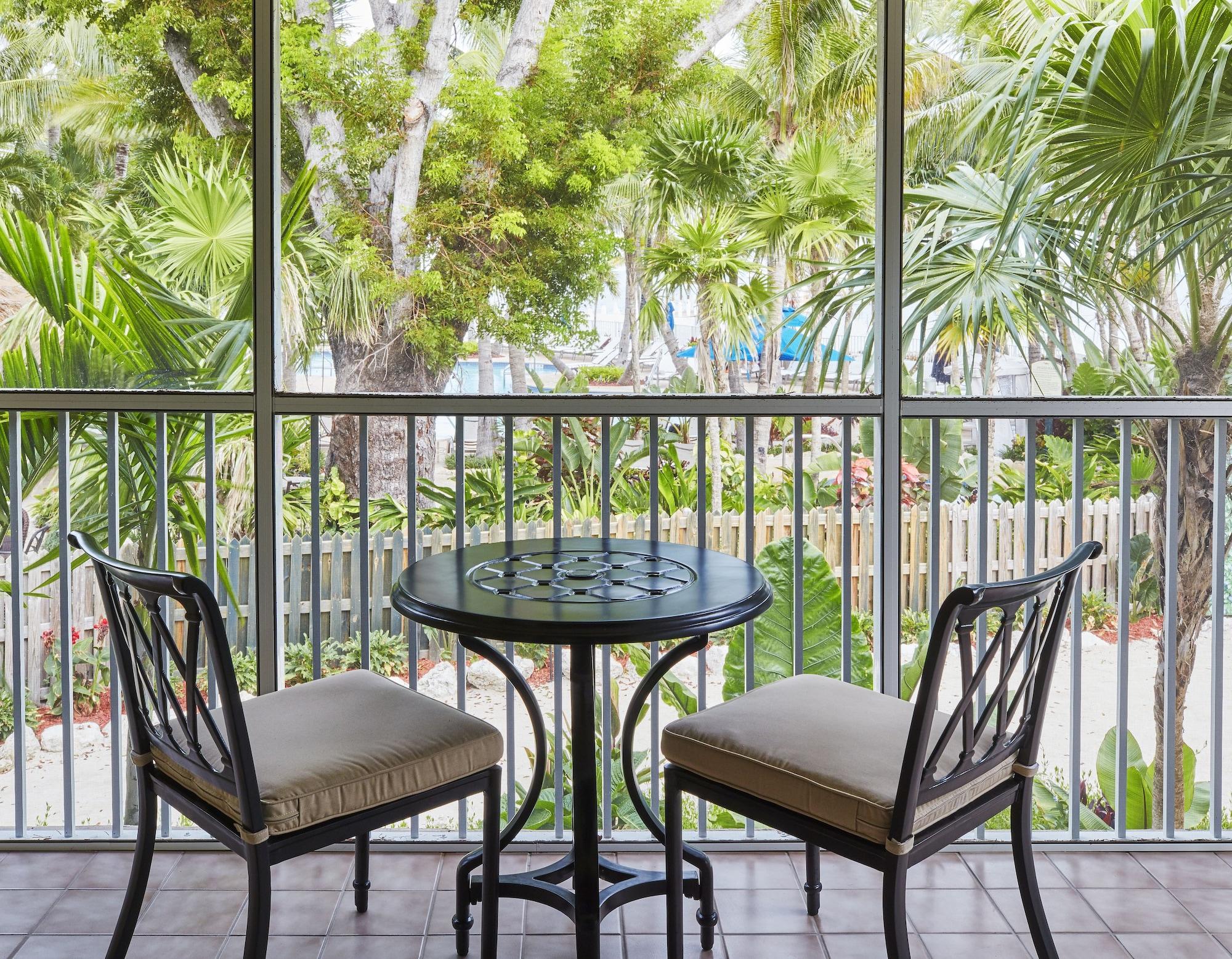 Cheeca Lodge & Spa Исламорада Екстериор снимка A screened-in balcony