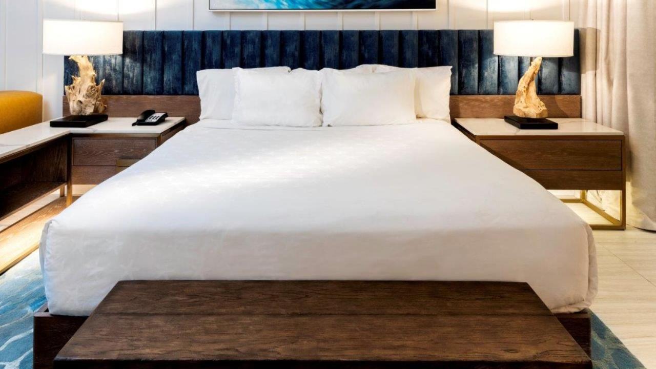 Cheeca Lodge & Spa Исламорада Екстериор снимка A bed with a duvet cover