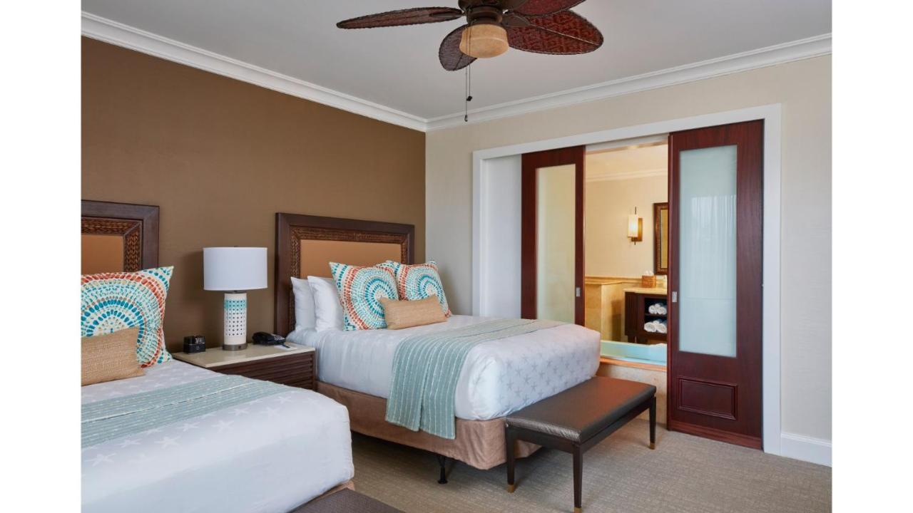 Cheeca Lodge & Spa Исламорада Екстериор снимка A guest room at the Hilton San Diego Bayfront